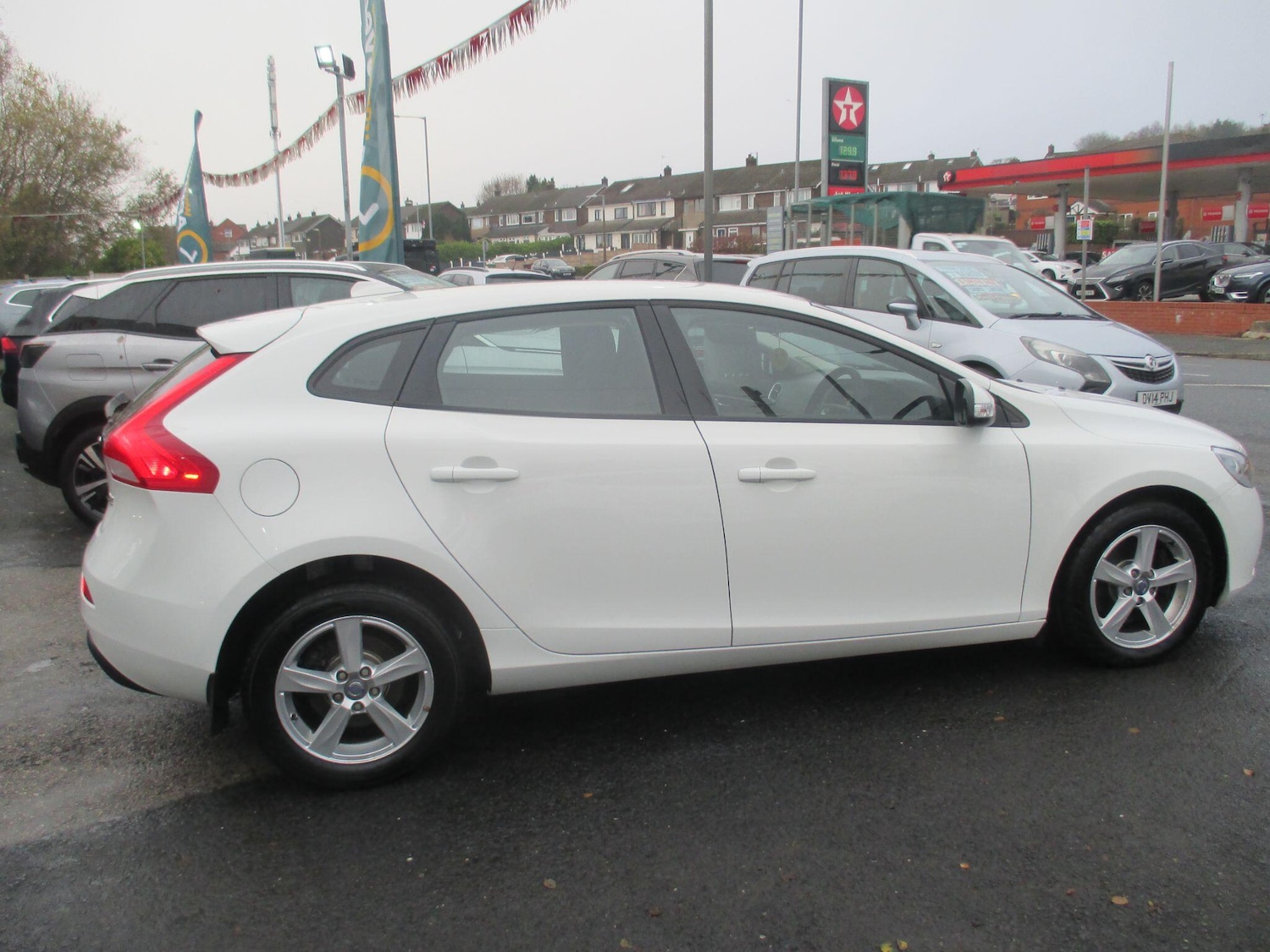 Used Volvo V40 2015 for sale - 76498972: Photo 11