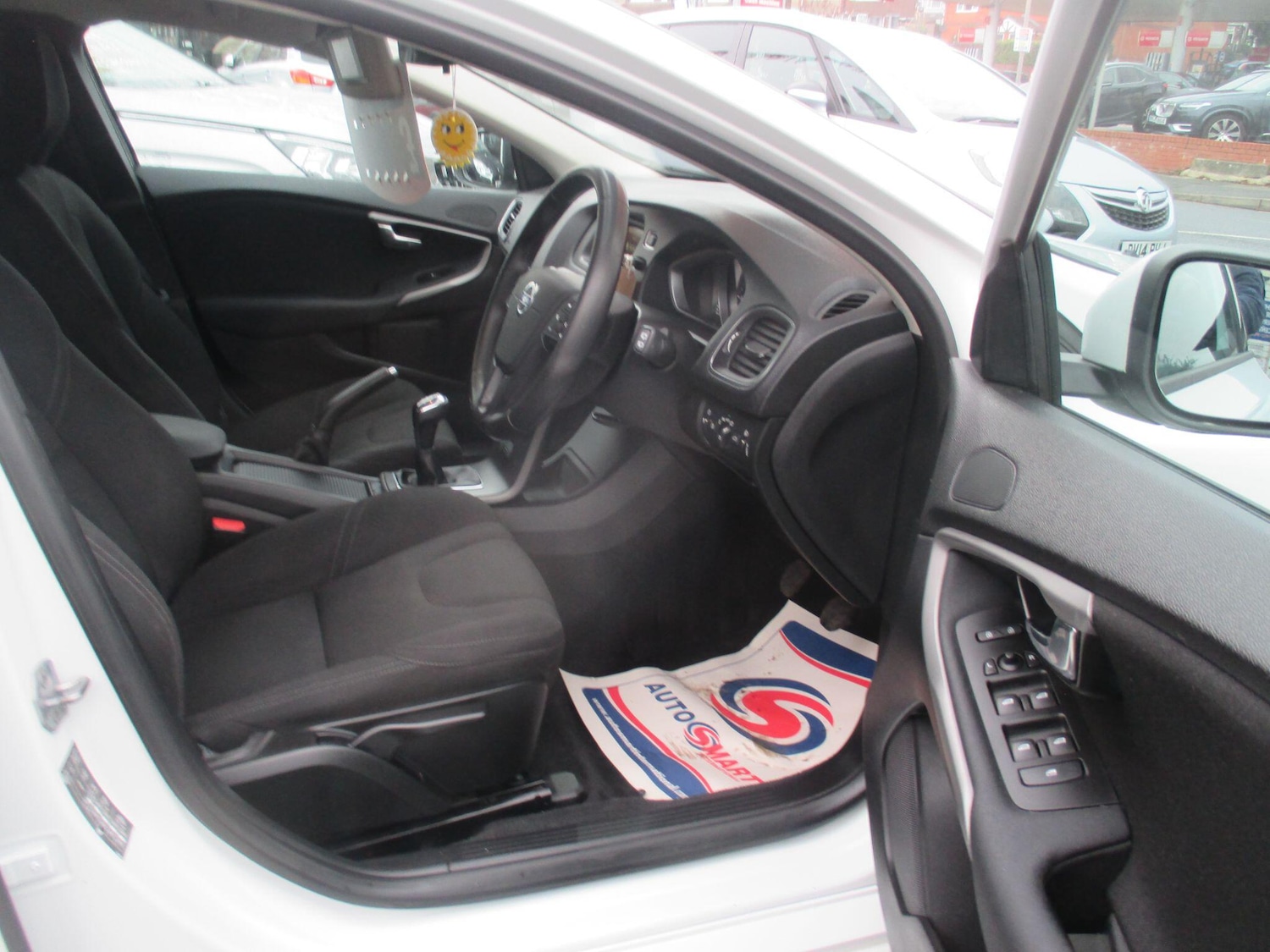 Used Volvo V40 2015 for sale - 76498972: Photo 12