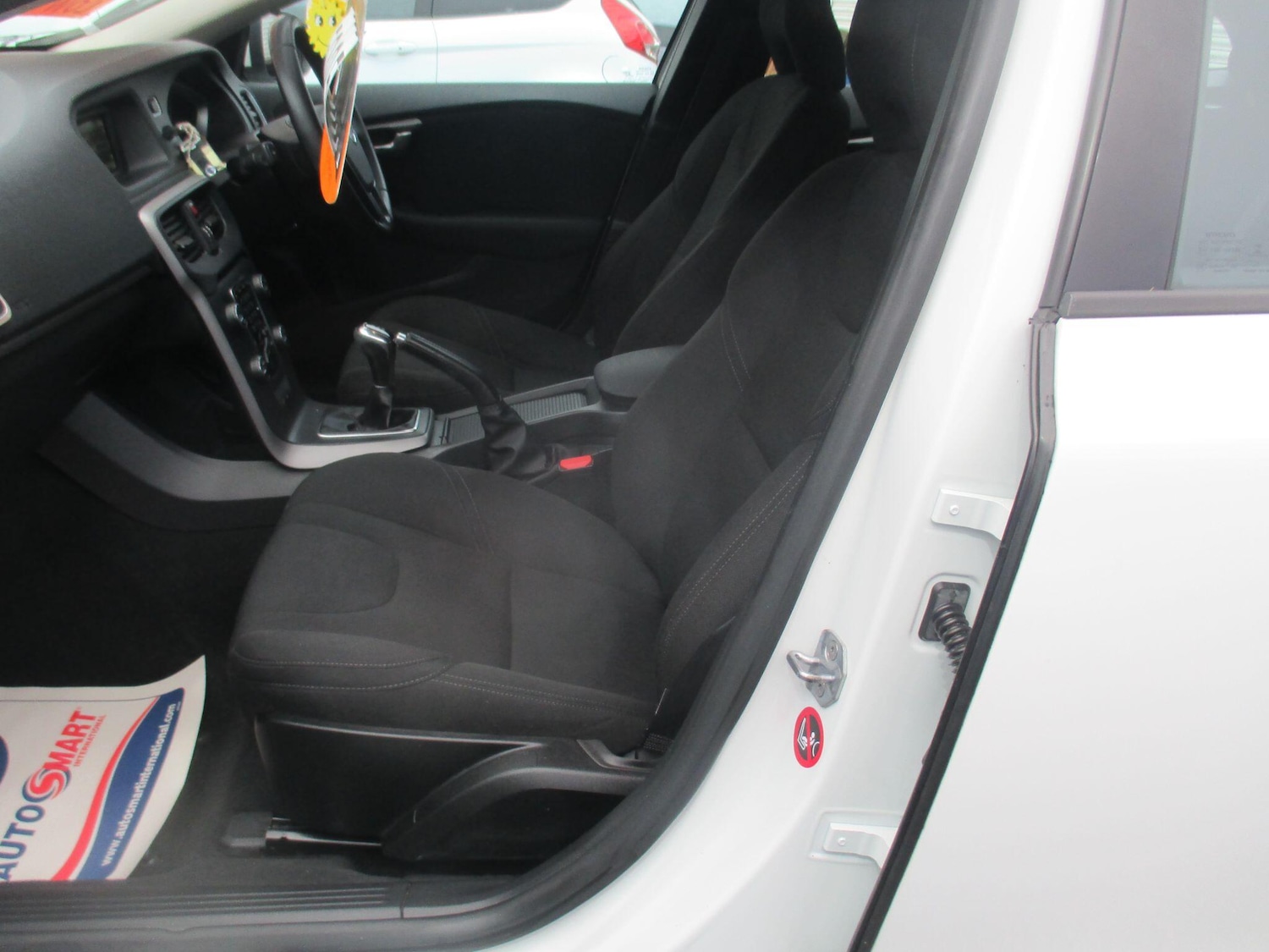 Used Volvo V40 2015 for sale - 76498972: Photo 16