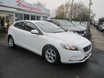 Used Volvo V40 2015 for sale - 76498972: Photo