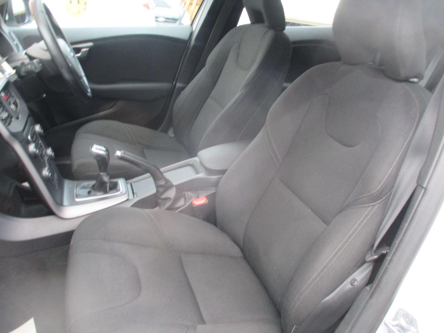 Used Volvo V40 2015 for sale - 76498972: Photo 24
