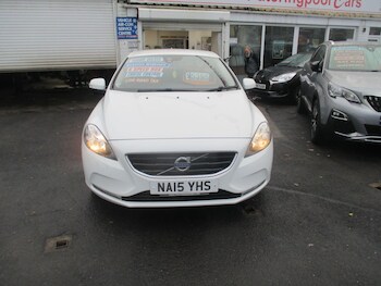 Used Volvo V40 2015 for sale - 76498972: Photo