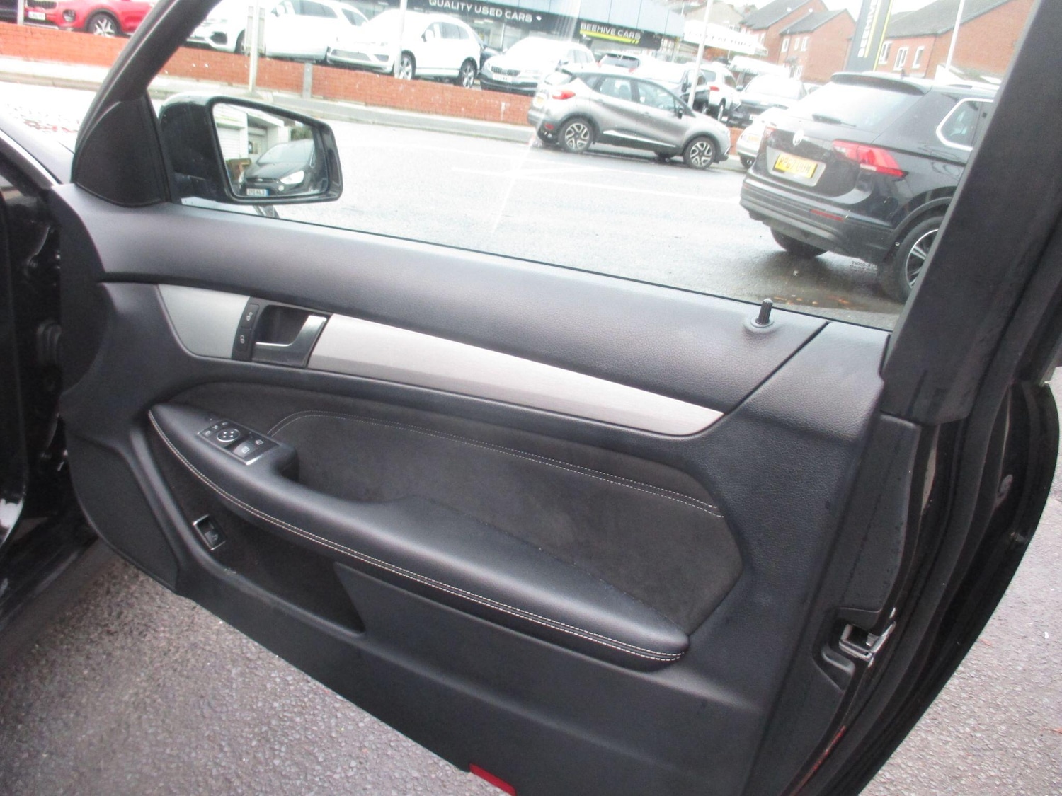 Used Mercedes-Benz C Class 2015 for sale - 76584999: Photo 25