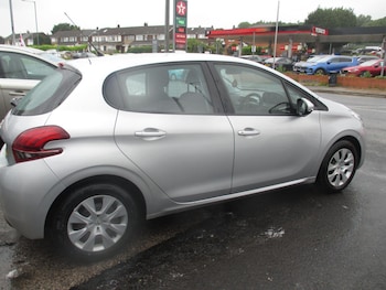 Used Peugeot 208 2015 for sale - 78860073: Photo