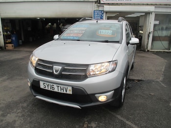Used Dacia Sandero Stepway 2016 for sale - 77809080: Photo
