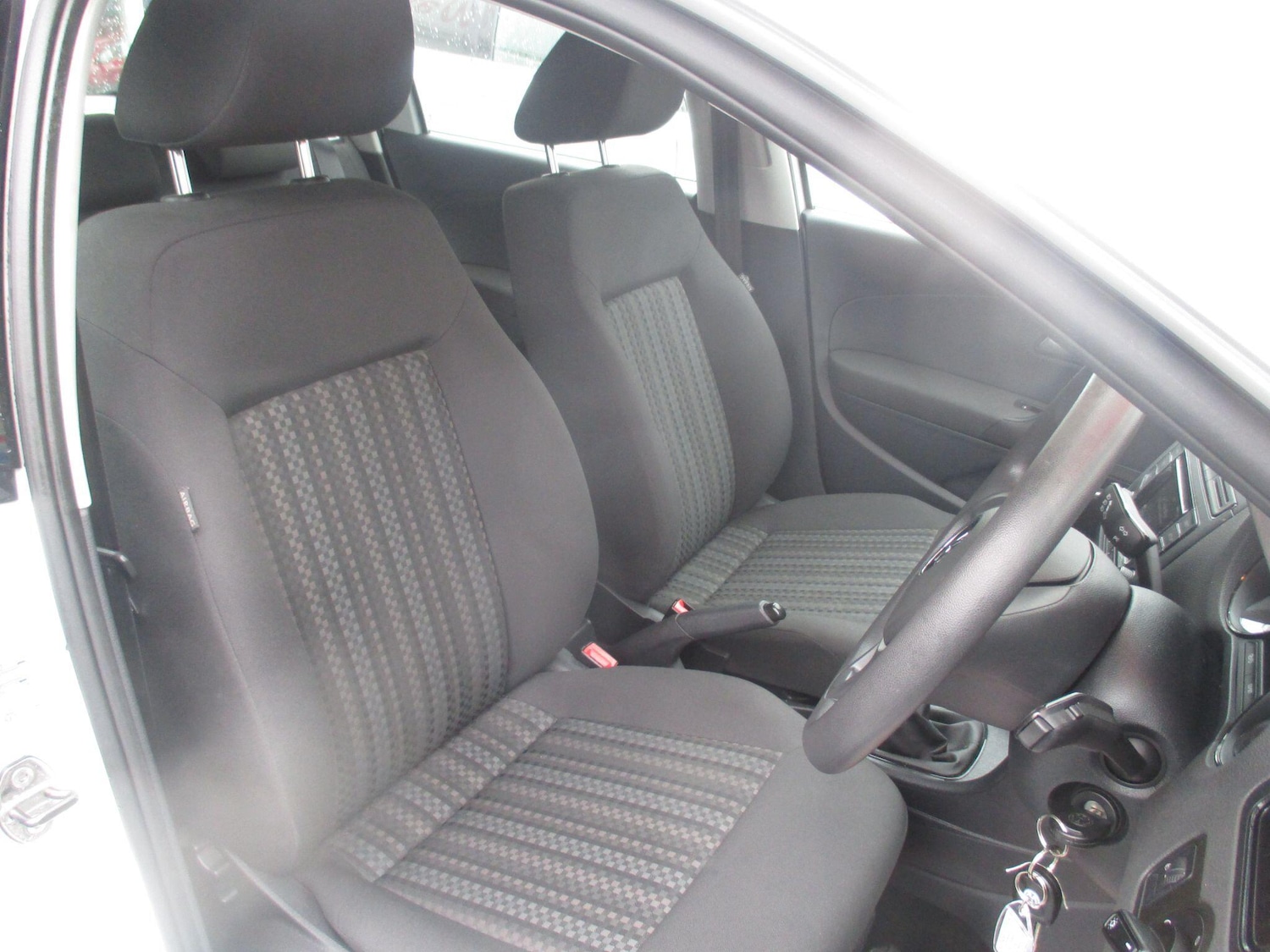 Used Volkswagen Polo 2015 for sale - 76189684: Photo 12