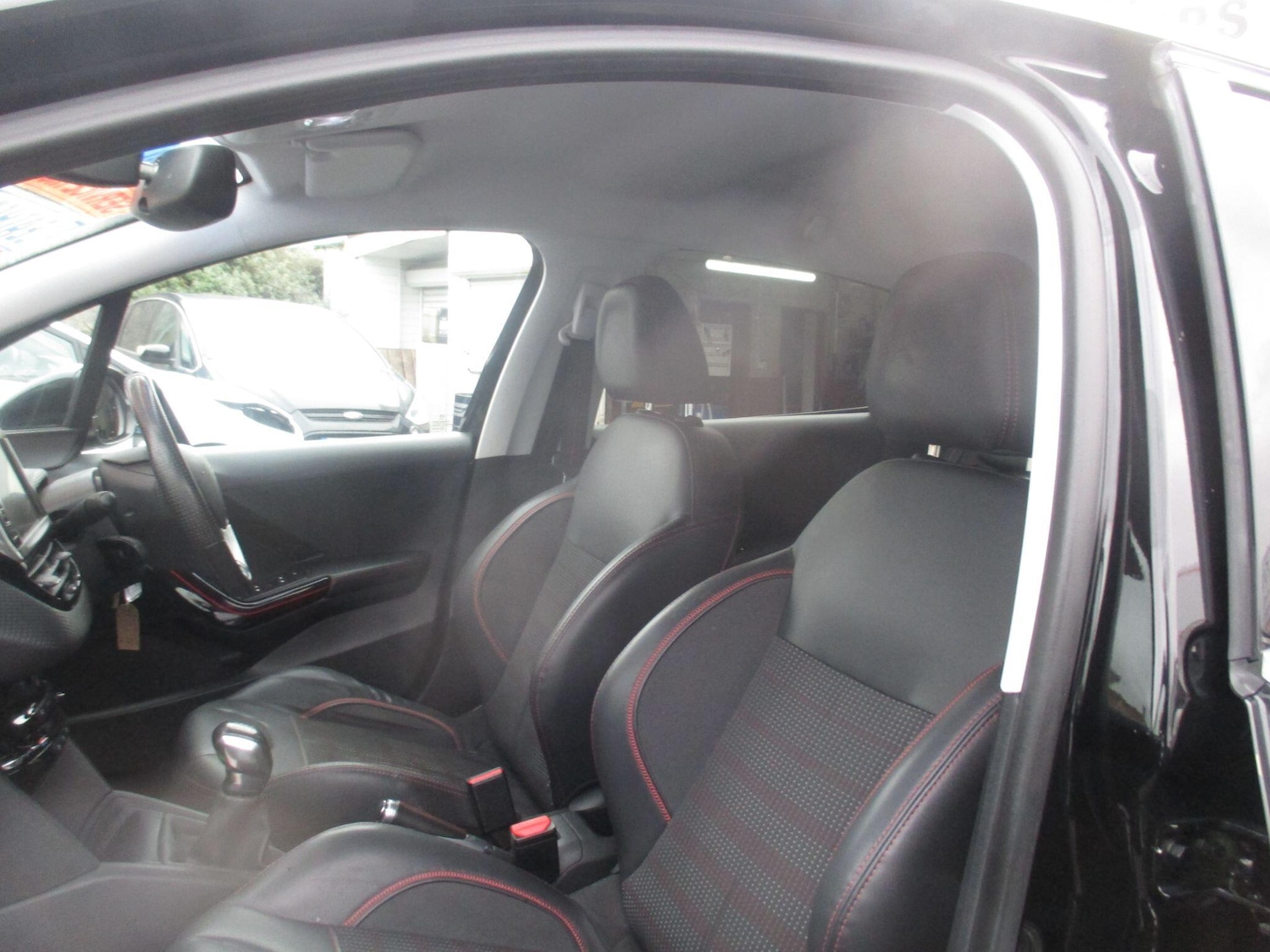 Used Peugeot 208 2015 for sale - 76085340: Photo 15