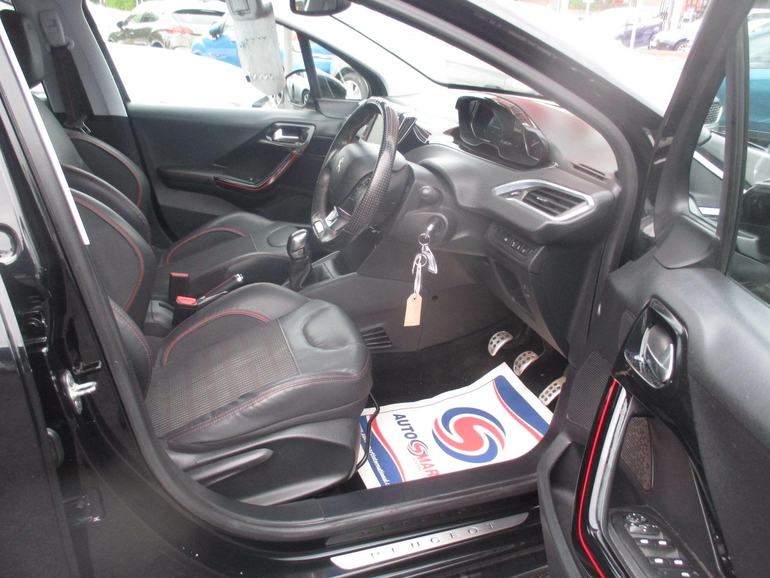 Used Peugeot 208 2015 for sale - 76085340: Photo 16