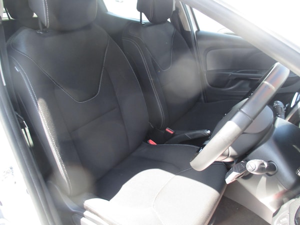 Used Renault Clio 2015 for sale - 75401278: Photo 16