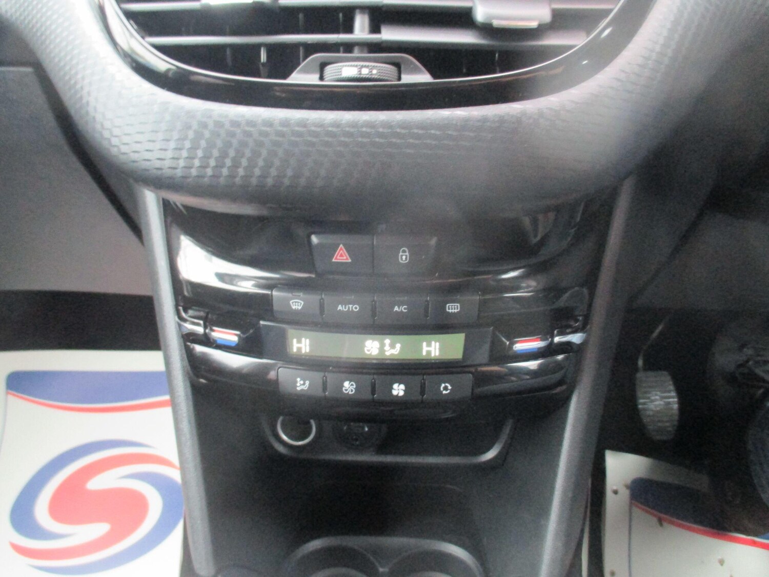 Used Peugeot 2008 2018 for sale - 76388316: Photo 29