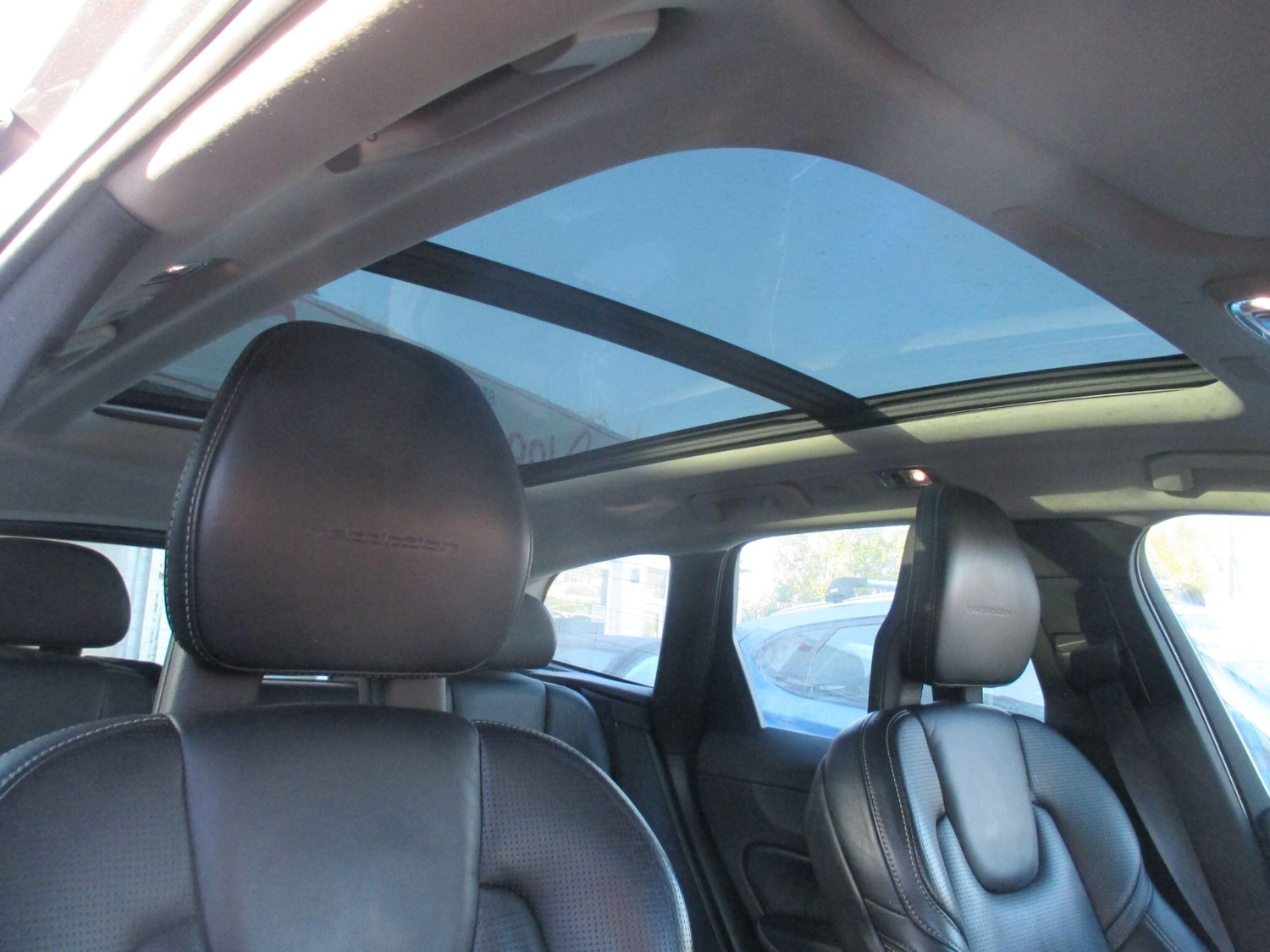 Used Volvo XC60 2018 for sale - 76498591: Photo 18