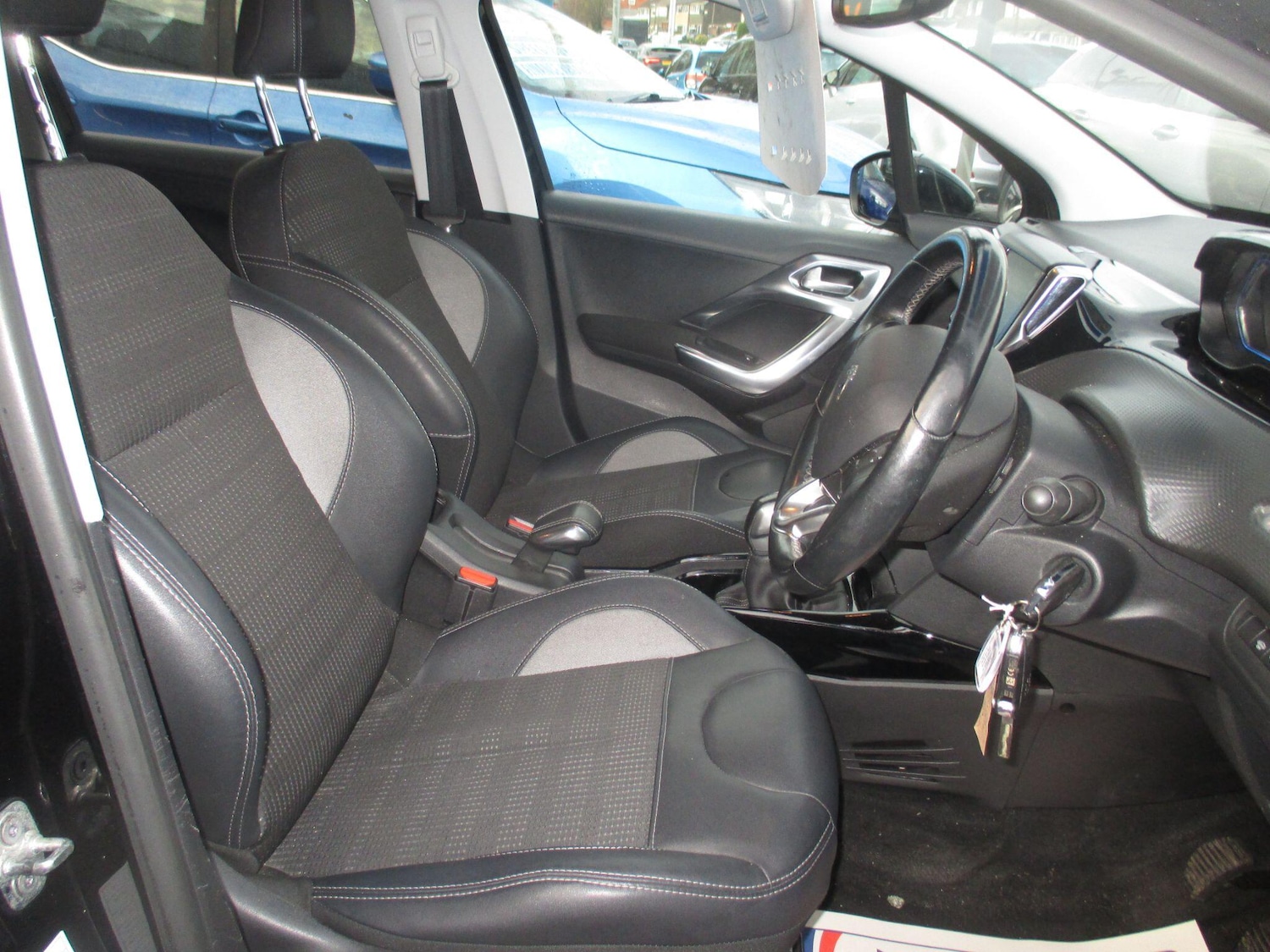 Used Peugeot 2008 2017 for sale - 76645350: Photo 16