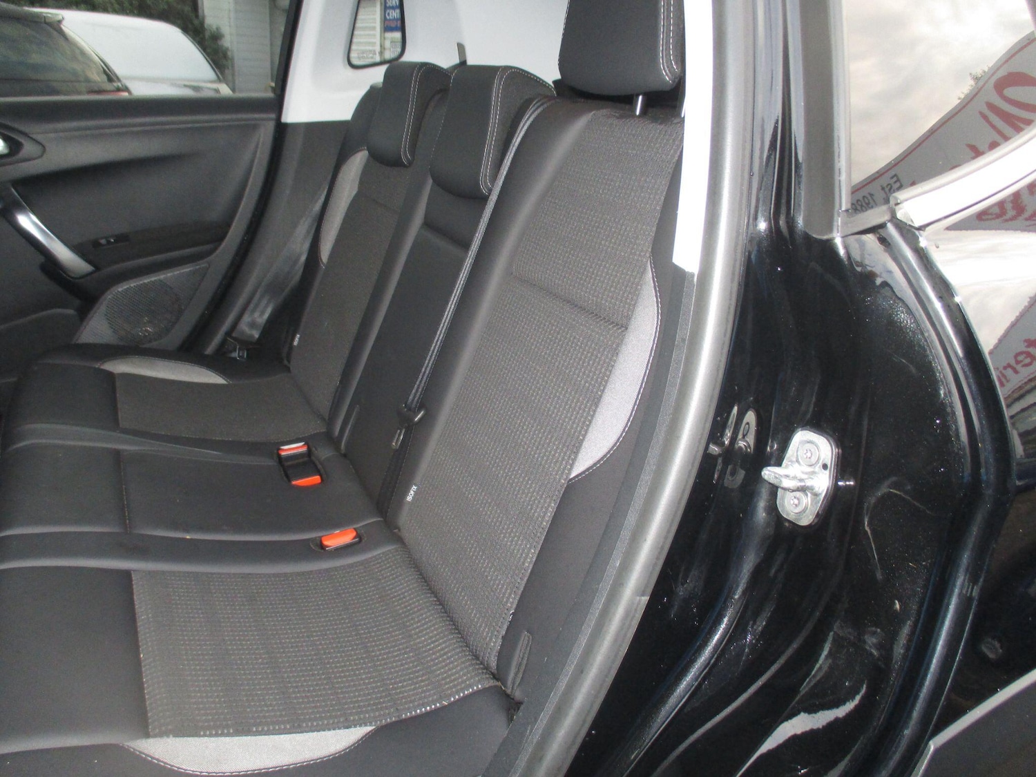 Used Peugeot 2008 2017 for sale - 76645350: Photo 27