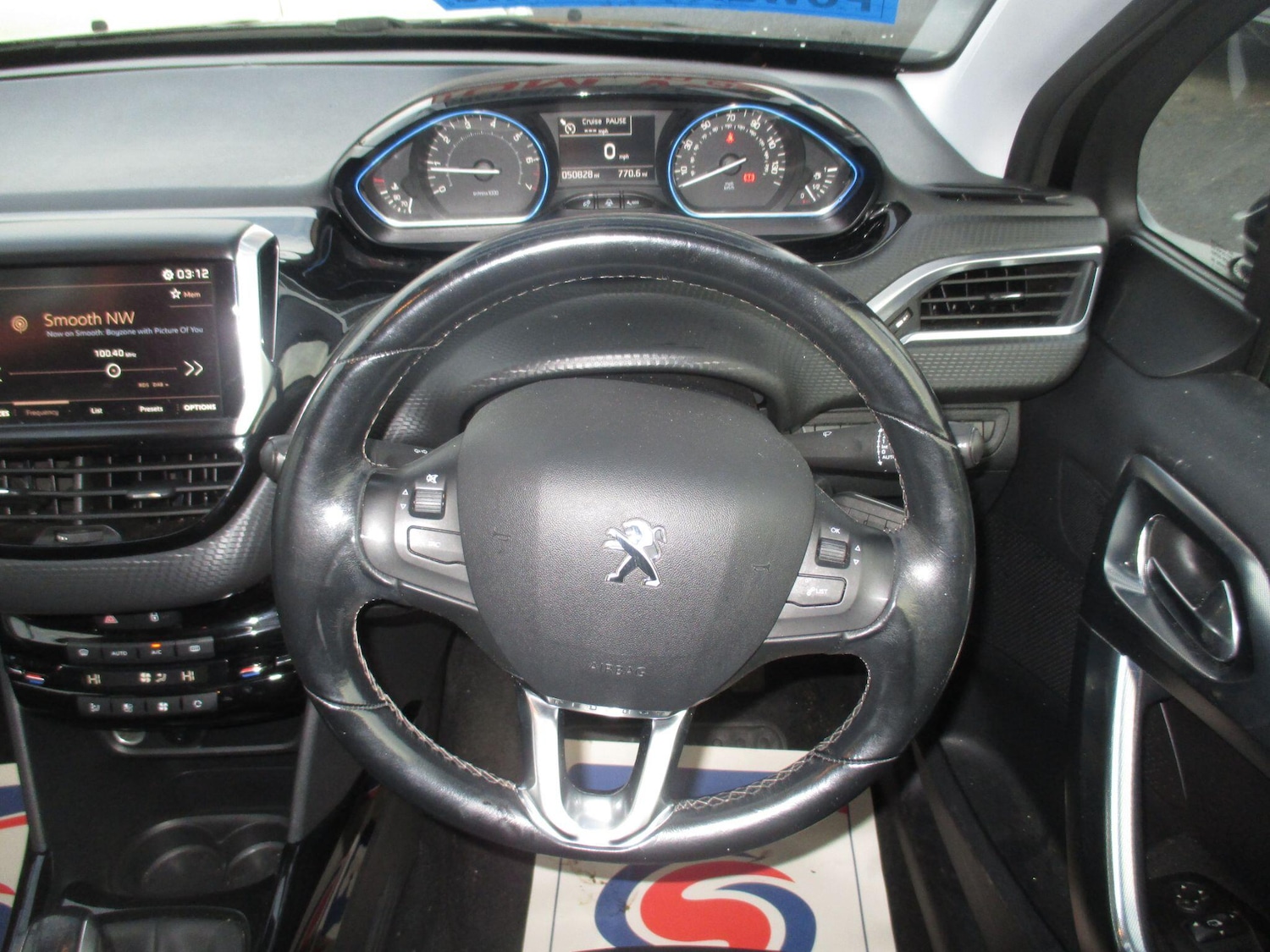 Used Peugeot 2008 2017 for sale - 76645350: Photo 35