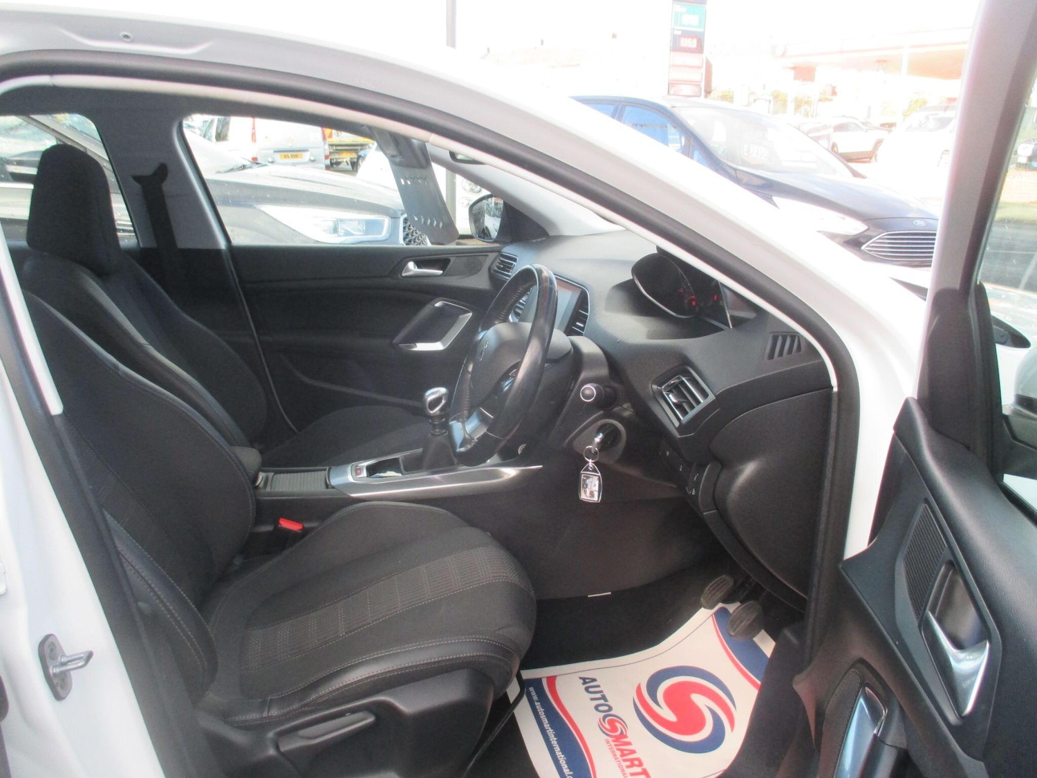 Used Peugeot 308 2018 for sale - 77084474: Photo 14