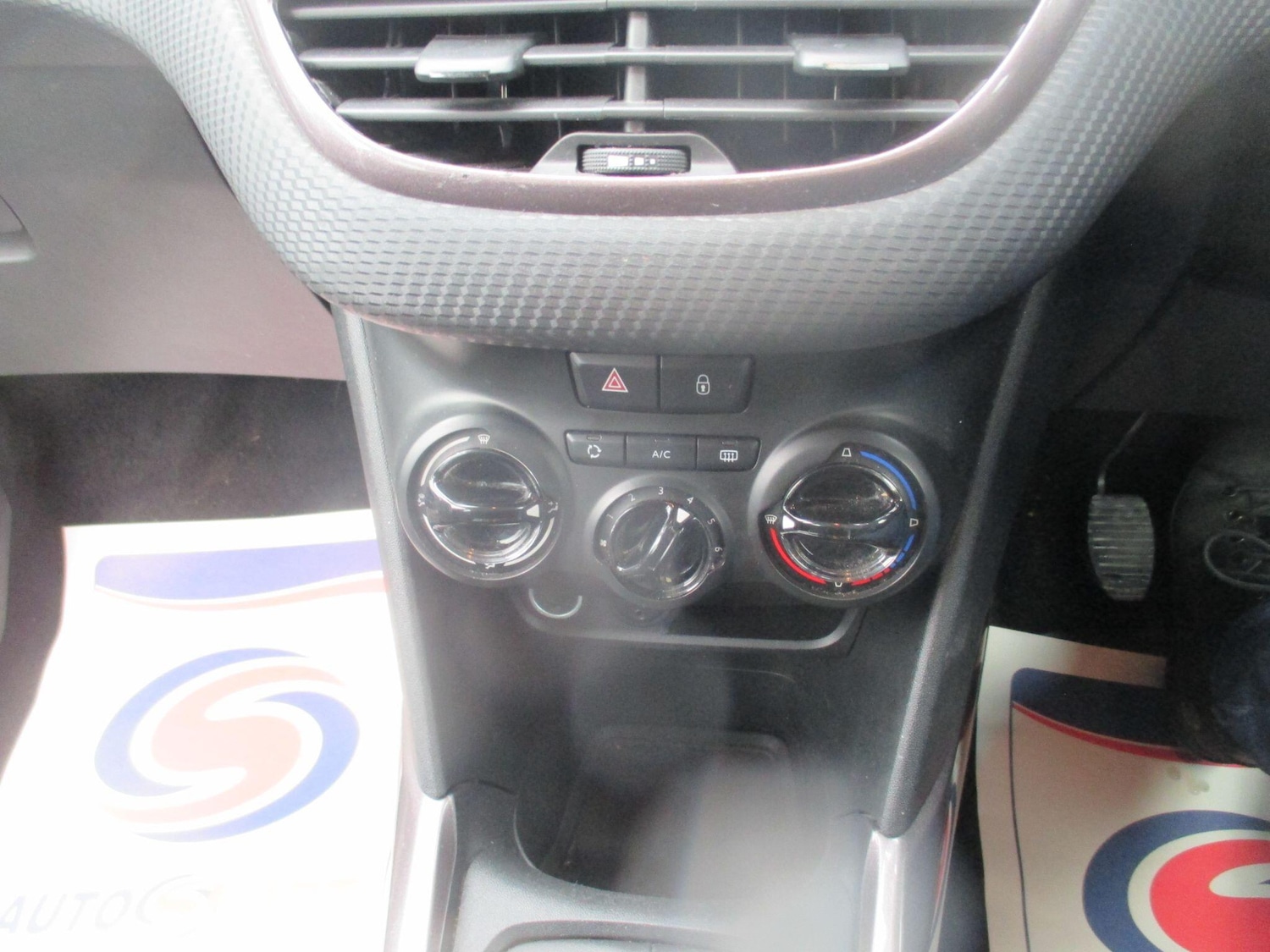 Used Peugeot 2008 2014 for sale - 77456317: Photo 25