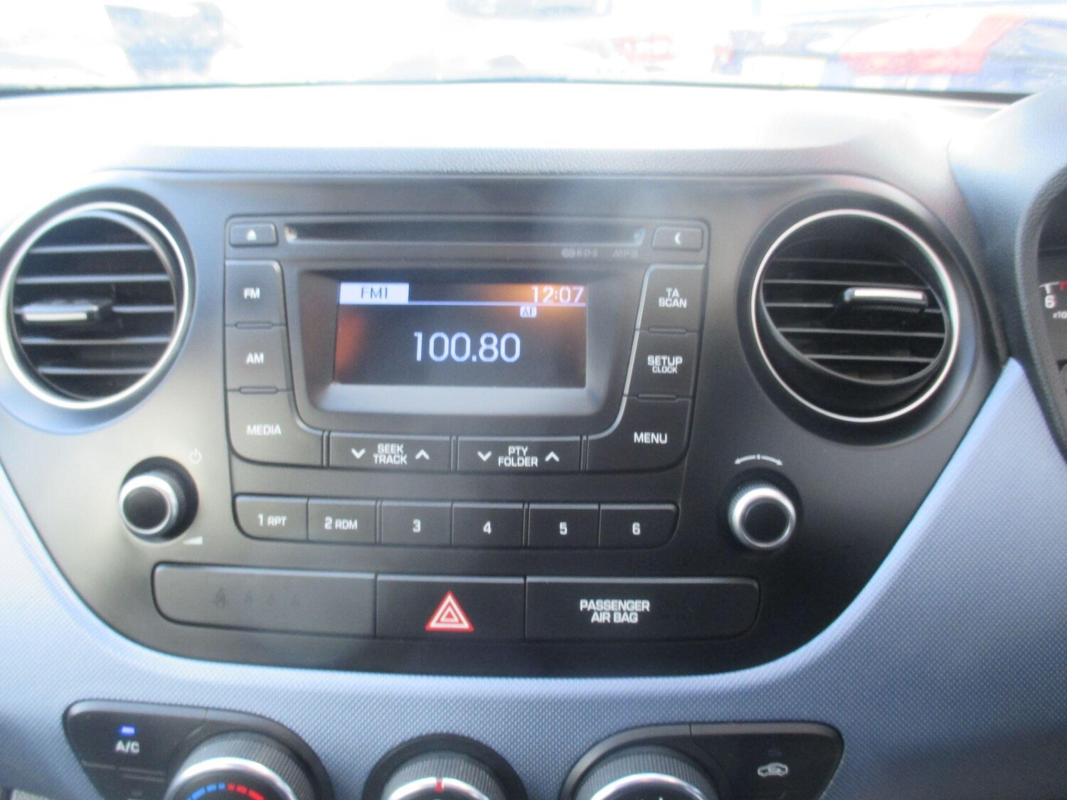 Used Hyundai i10 2015 for sale - 76179751: Photo 15