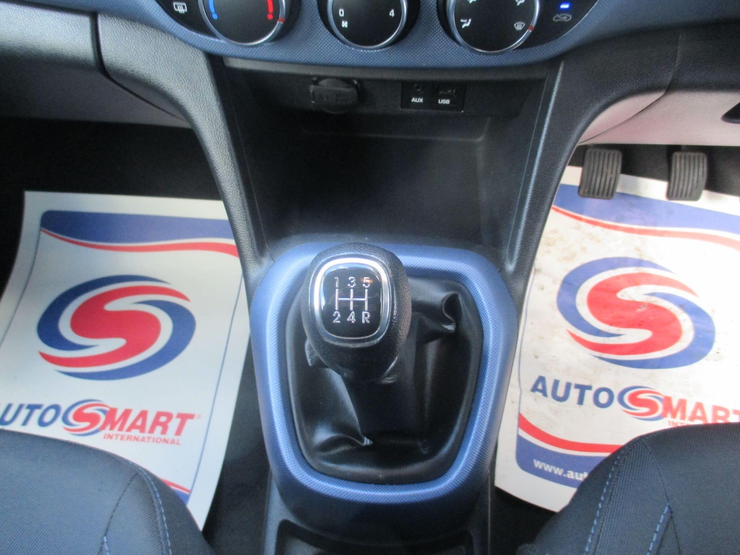 Used Hyundai i10 2015 for sale - 76179751: Photo 16