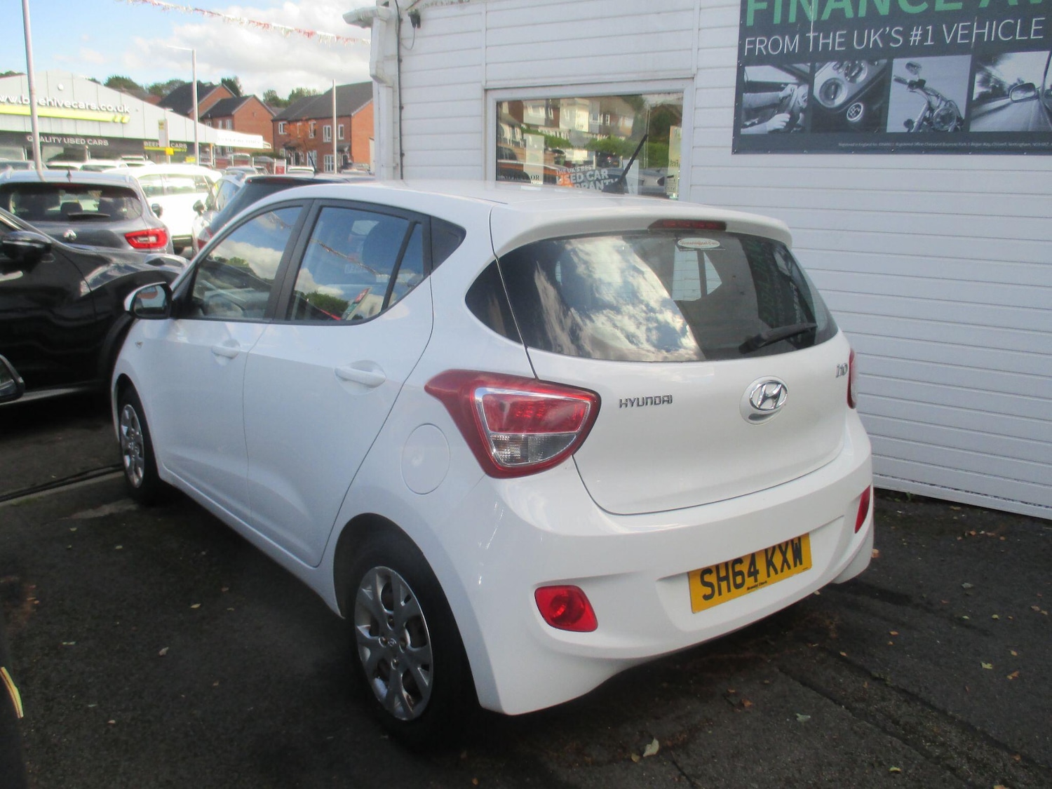 Used Hyundai i10 2015 for sale - 76179751: Photo 3