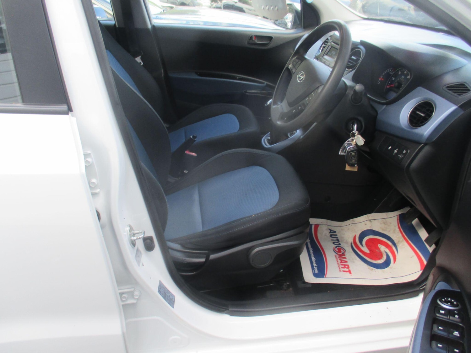 Used Hyundai i10 2015 for sale - 76179751: Photo 7