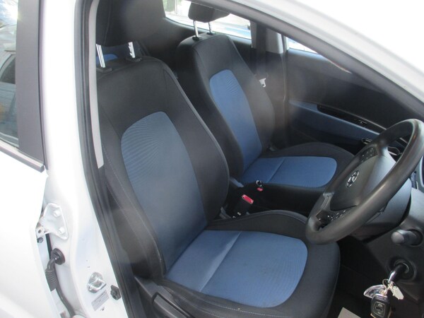 Used Hyundai i10 2015 for sale - 76179751: Photo 8