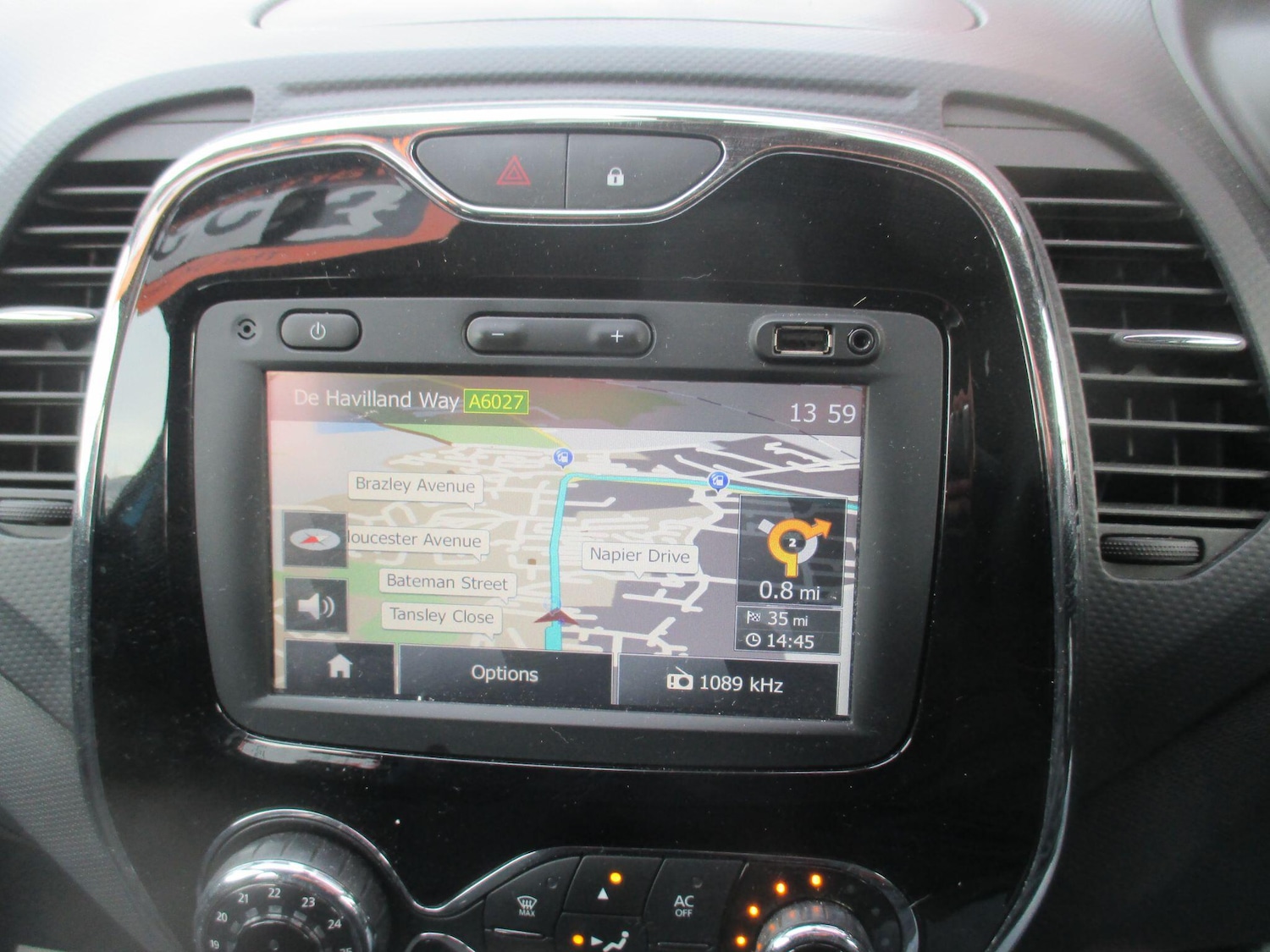 Used Renault Captur 2015 for sale - 77040300: Photo 17