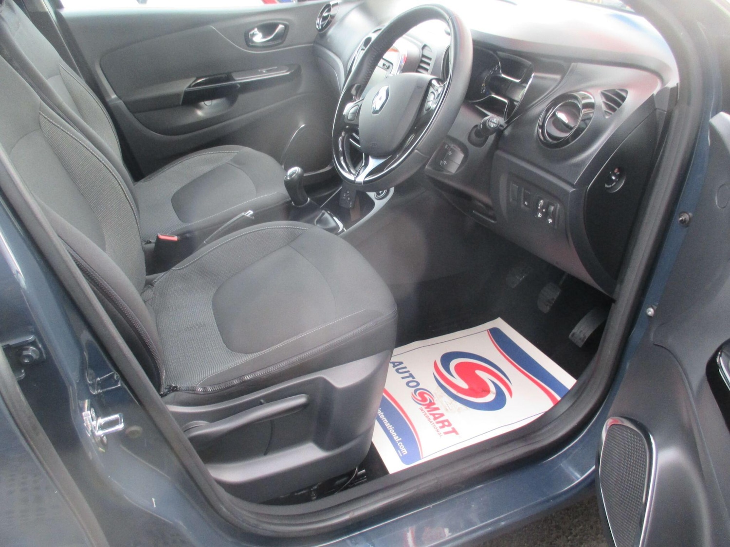 Used Renault Captur 2015 for sale - 77510733: Photo 21