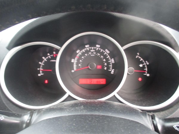 Used Kia Venga 2011 for sale - 76200323: Photo 12