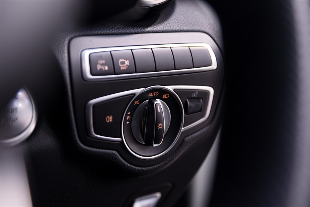 Used Mercedes-Benz GLC 2019 for sale - 77631004: Photo 33