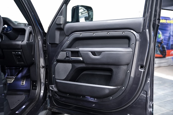 Used Land Rover Defender 110 2021 for sale - 75318235: Photo 24