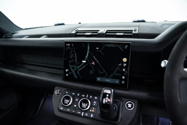 Used Land Rover Defender 110 2021 for sale - 75318235: Photo 33