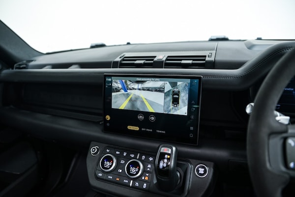 Used Land Rover Defender 110 2021 for sale - 75318235: Photo 53