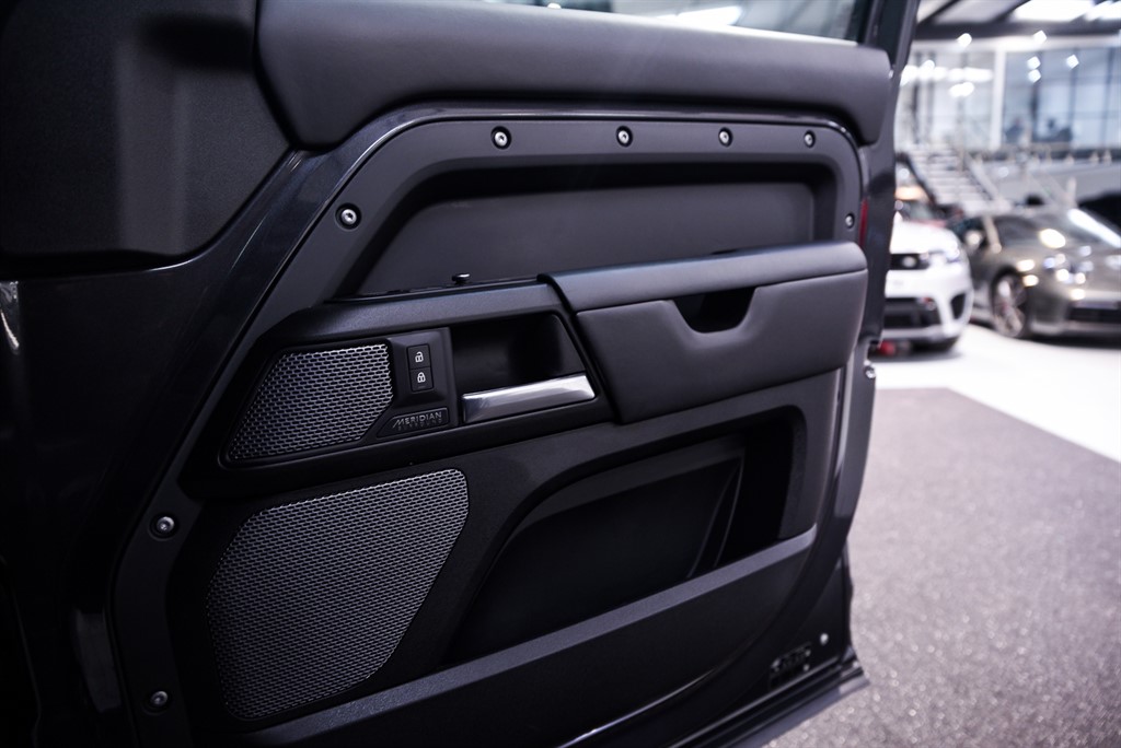 Used Land Rover Defender 110 2021 for sale - 75318235: Photo 60