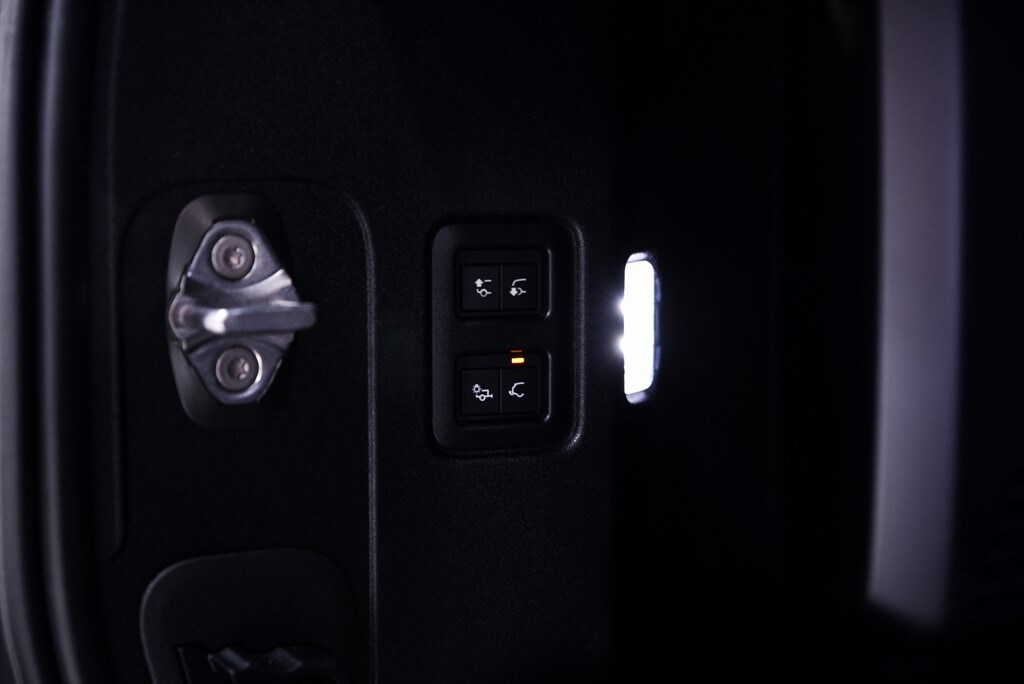 Used Land Rover Defender 110 2021 for sale - 75318235: Photo 69