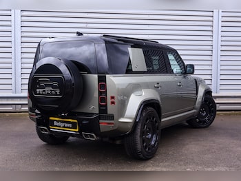 Used Land Rover Defender 110 2022 for sale - 76587112: Photo