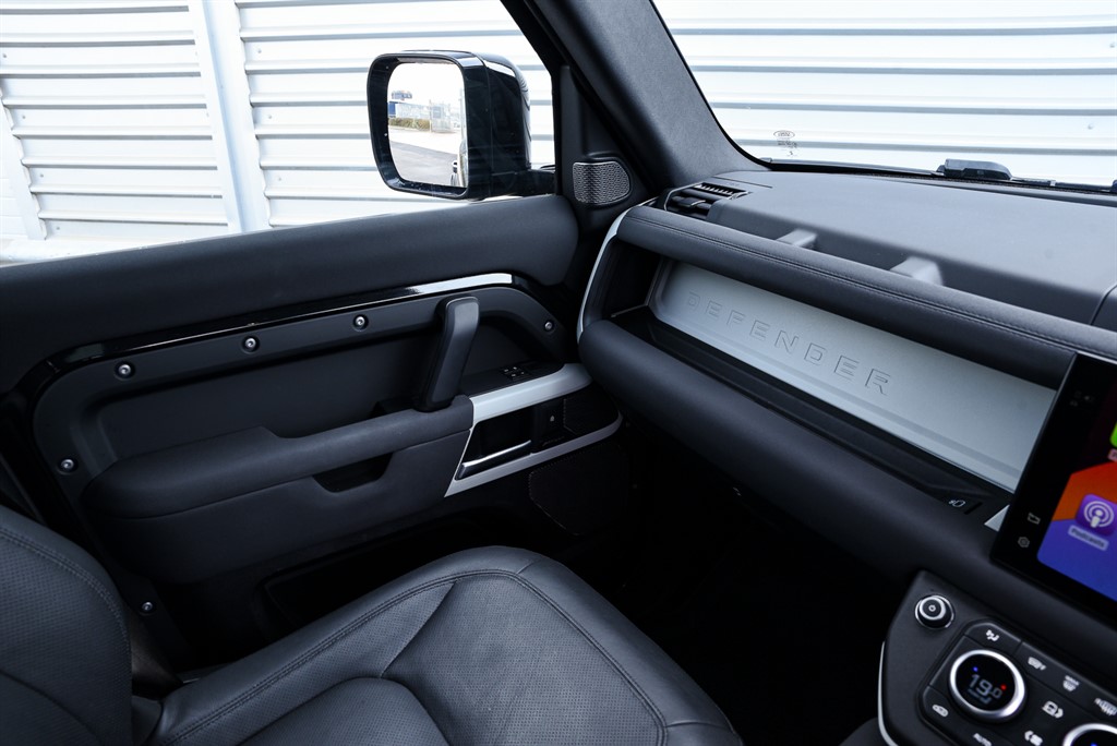 Used Land Rover Defender 110 2023 for sale - 76311428: Photo 13