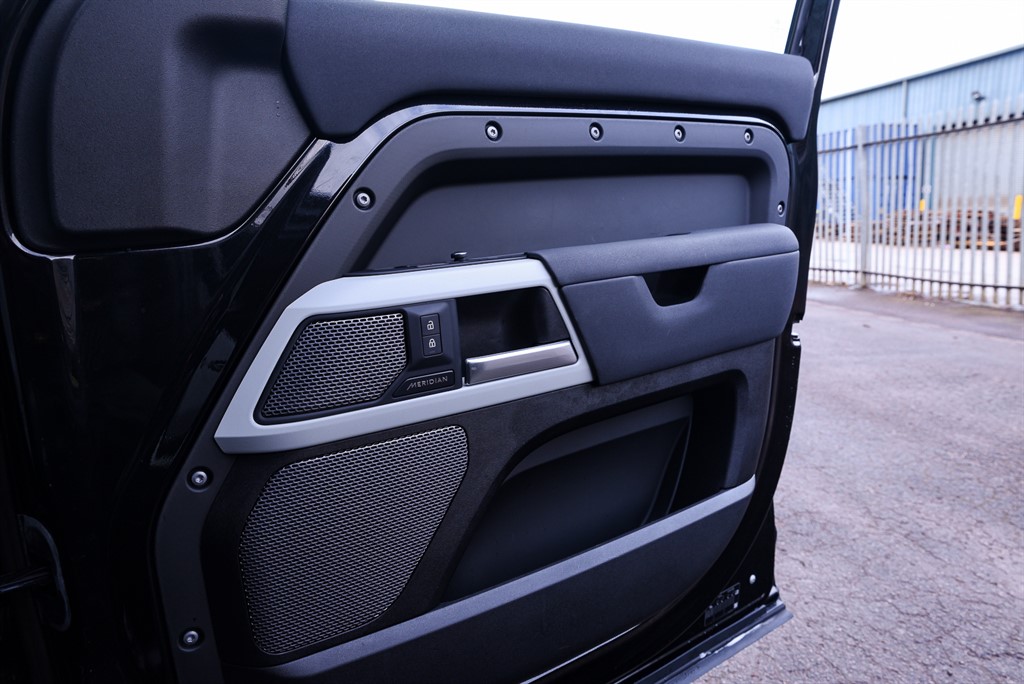 Used Land Rover Defender 110 2023 for sale - 76311428: Photo 25