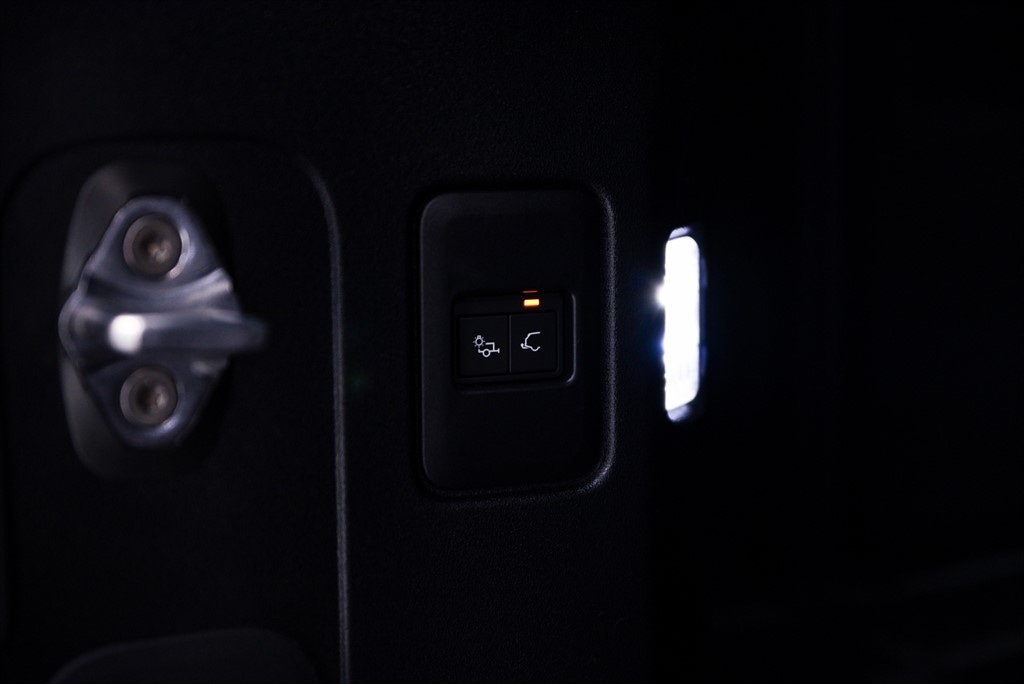 Used Land Rover Defender 2023 for sale - 76668365: Photo 19