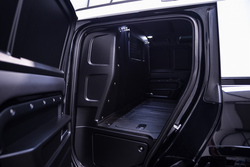 Used Land Rover Defender 2023 for sale - 76668365: Photo 20