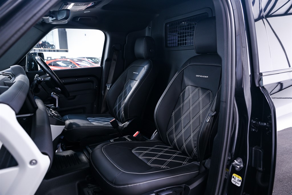 Used Land Rover Defender 2023 for sale - 76668365: Photo 25