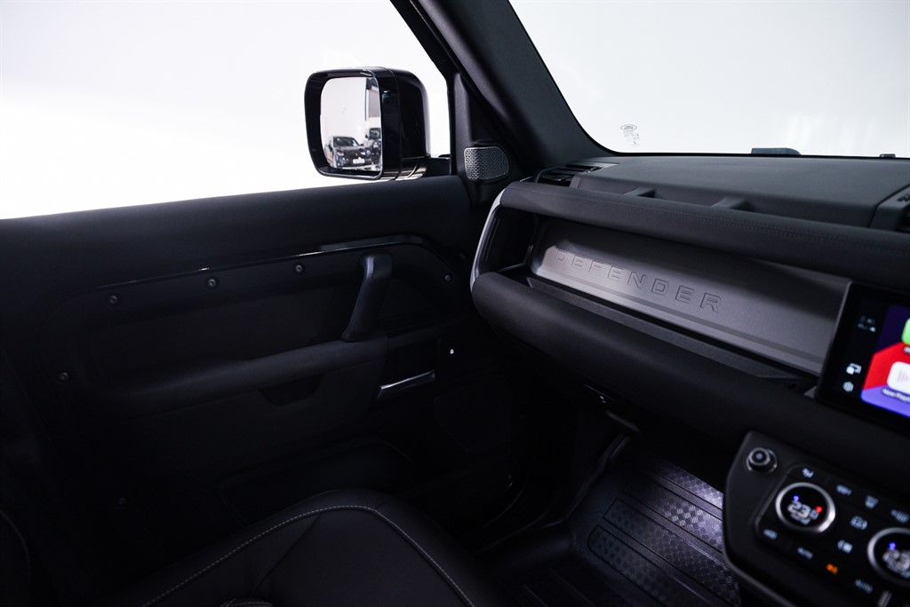 Used Land Rover Defender 2023 for sale - 76668365: Photo 27