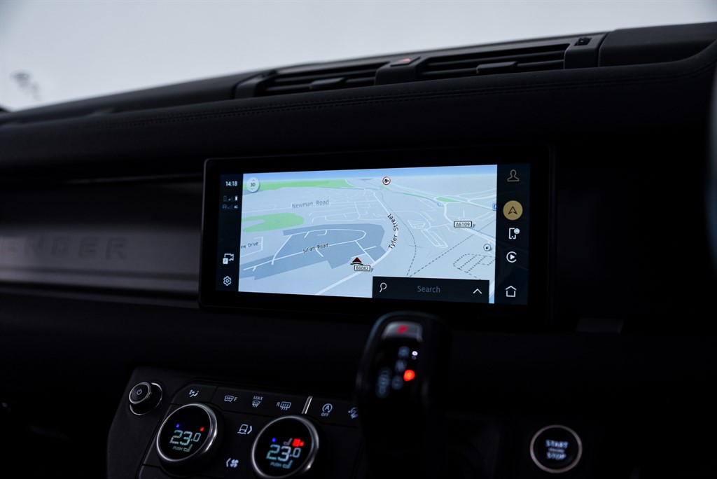 Used Land Rover Defender 2023 for sale - 76668365: Photo 31