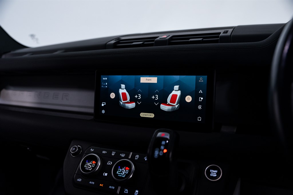 Used Land Rover Defender 2023 for sale - 76668365: Photo 35