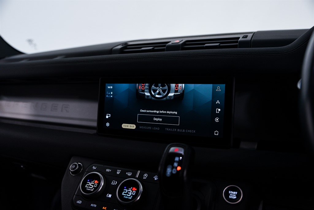 Used Land Rover Defender 2023 for sale - 76668365: Photo 37