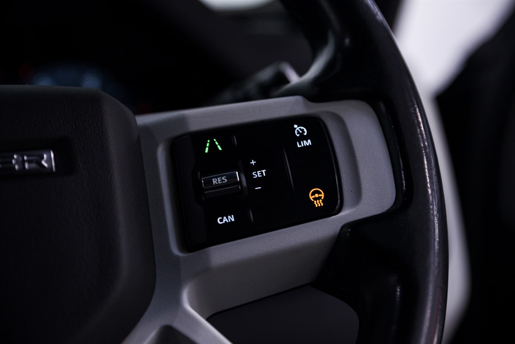 Used Land Rover Defender 2023 for sale - 76668365: Photo 41