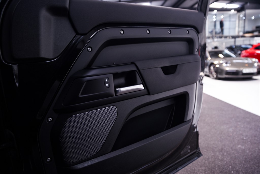 Used Land Rover Defender 2023 for sale - 76668365: Photo 42