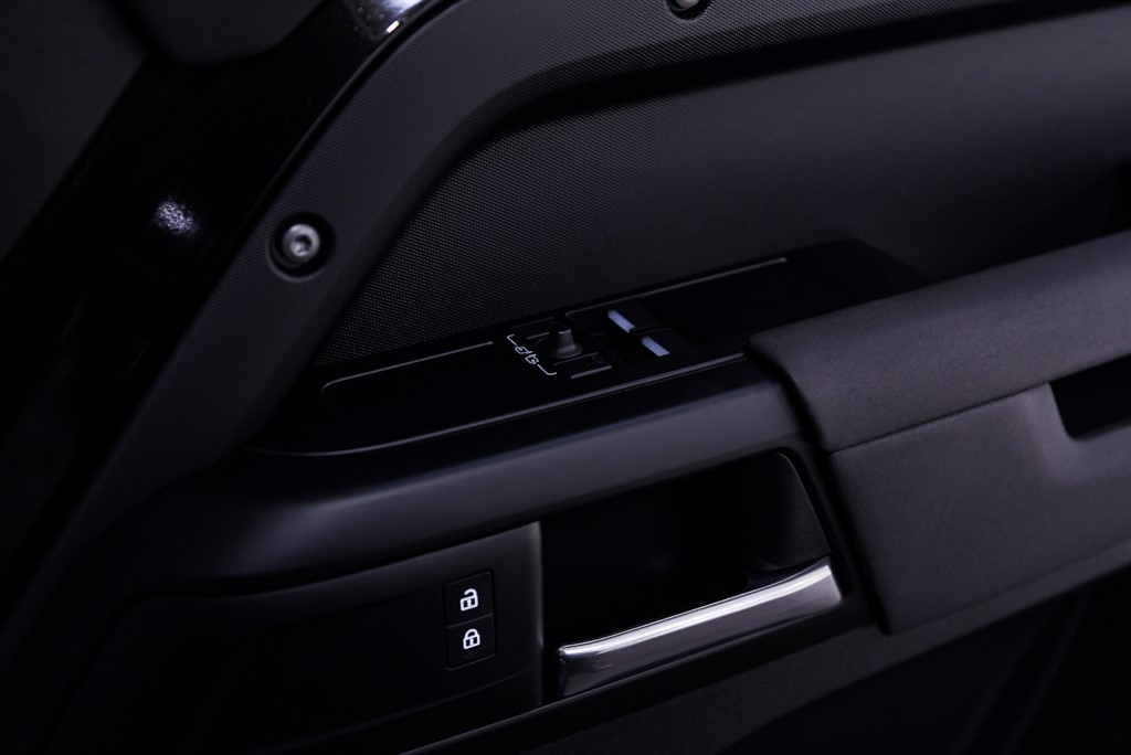 Used Land Rover Defender 2023 for sale - 76668365: Photo 43