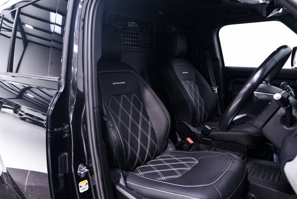 Used Land Rover Defender 2023 for sale - 76668365: Photo 5