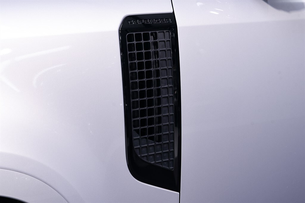 Used Land Rover Defender 110 2024 for sale - 77903594: Photo 11