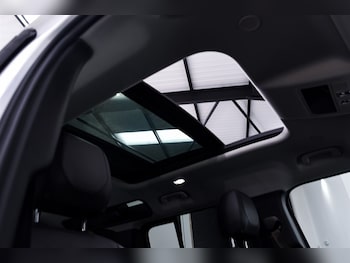 Used Land Rover Defender 110 2024 for sale - 77903594: Photo